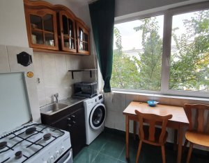 Apartament cu doua camere,  zona Cinema Florin Piersic