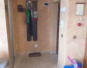 Apartament 3 camere, Bloc tip Vila, Dambul Rotund