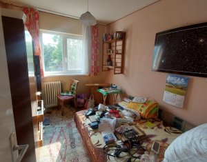 Apartament 4 camere + balcon | Zonă verde și liniștită | Ideal pentru familii 