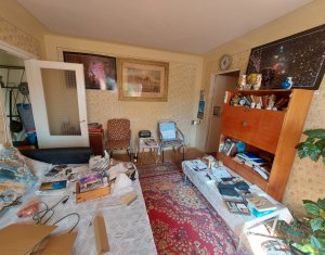 Apartament 4 camere + balcon | Zonă verde și liniștită | Ideal pentru familii 