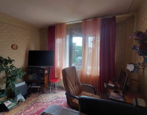 Apartament 4 camere + balcon | Zonă verde și liniștită | Ideal pentru familii 