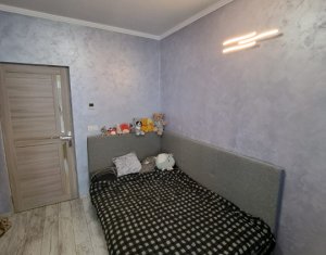 Lakás 4 szobák eladó on Floresti