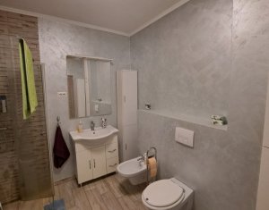 Lakás 4 szobák eladó on Floresti