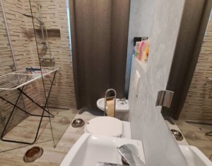 Lakás 4 szobák eladó on Floresti