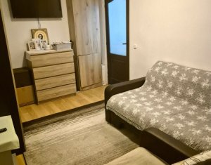 Apartament cu doua camere, balcon inchis, Floresti 
