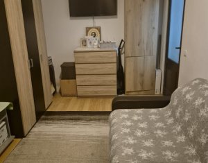 Apartament cu doua camere, balcon inchis, Floresti 