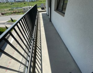 Apartament cu 3 camere, doua locuri de parcare incluse, Floresti