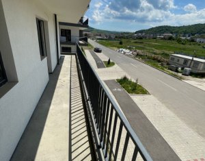 Apartament cu 3 camere, doua locuri de parcare incluse, Floresti