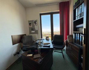Apartament 3 camere, ultrafinisat, mobilat pentru birou, panorama unica ! 
