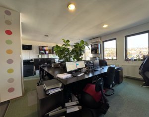 Apartament 3 camere, ultrafinisat, mobilat pentru birou, panorama unica ! 