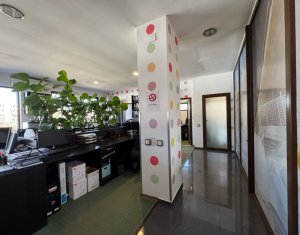 Apartament 3 camere, ultrafinisat, mobilat pentru birou, panorama unica ! 