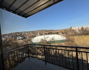 Apartament 3 camere, ultrafinisat, mobilat pentru birou, panorama unica ! 