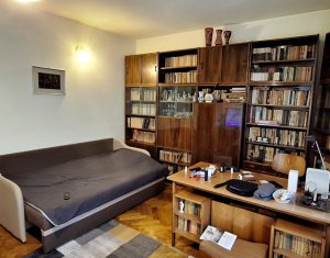 Vanzare apartament 3 camere, confort sporit, zona Napoca
