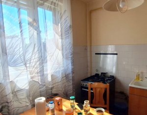 Vanzare apartament 3 camere, confort sporit, zona Napoca