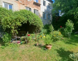 Apartament cu o camera, parcare inclusa + curte comuna