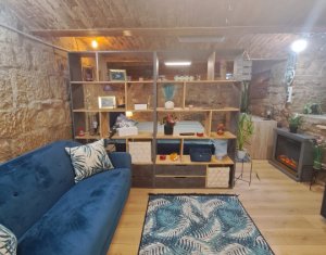 Apartament cu o camera, parcare inclusa + curte comuna