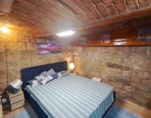 Apartament cu o camera, parcare inclusa + curte comuna