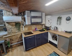 Apartament cu o camera, parcare inclusa + curte comuna