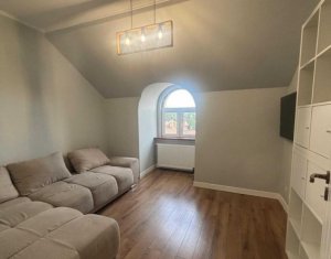Oportunitate apartament in vila, zona Centrala