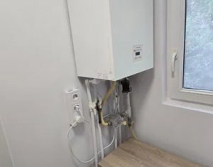 Apartament o camera de vanzare, etaj 1, centrala proprie, Marasti