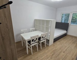 Apartament o camera de vanzare, etaj 1, centrala proprie, Marasti