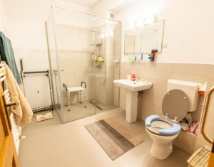 Lakás 2 szobák eladó on Floresti