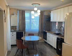 Vanzare apartament 3 camere in Floresti