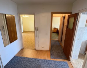 Apartament 3 camere, decomandat si luminos, panorama frumoasa !