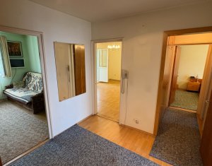 Apartament 3 camere, decomandat si luminos, panorama frumoasa !