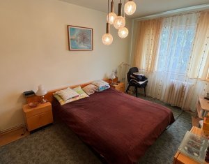 Apartament 3 camere, decomandat si luminos, panorama frumoasa !