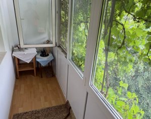Apartament 3 camere, decomandat si luminos, panorama frumoasa !