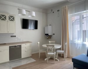 Apartament 2 camere semidecomandate, centru, zona Facultatea de litere, terasa