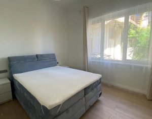Apartament 2 camere semidecomandate, centru, zona Facultatea de litere, terasa