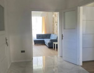Apartament 2 camere semidecomandate, centru, zona Facultatea de litere, terasa