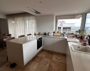 Penthouse de 210mp utili cu terasa panoramica 360° 