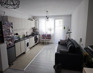 Apartament cu doua camere, Floresti