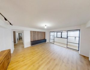 Apartament renovat recent, ultrafinisat, 110mp, 4 camere, garaj