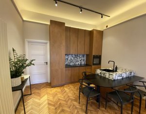Apartament cu 3 camere ultafinisat si mobilat!