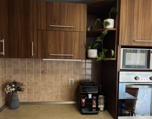 Apartament 3 camere , etaj intermediar, parcare subterana, Floresti
