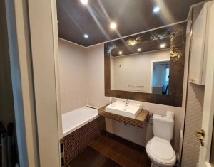 Apartament 3 camere Floresti, zona Terra, 2 balcoane, parcare, etaj intermediar