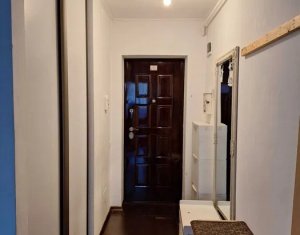 Apartament 3 camere Floresti, zona Terra, 2 balcoane, parcare, etaj intermediar