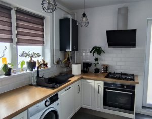 Apartament cu 3 camere, terasa de  88 mp, parcare inclusa, Floresti