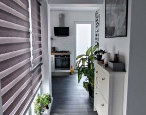 Apartament cu 3 camere, terasa de  88 mp, parcare inclusa, Floresti