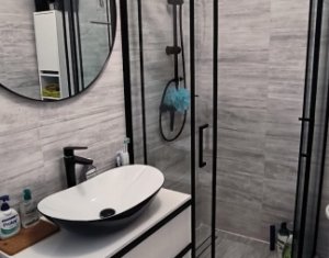 Apartament cu 3 camere, terasa de  88 mp, parcare inclusa, Floresti