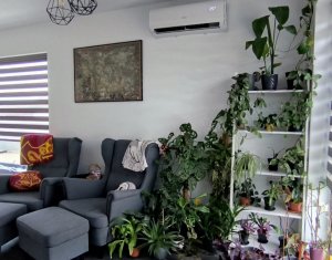 Apartament cu 3 camere, terasa de  88 mp, parcare inclusa, Floresti