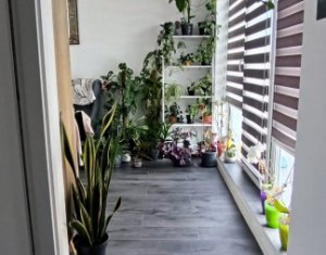 Apartament cu 3 camere, terasa de  88 mp, parcare inclusa, Floresti