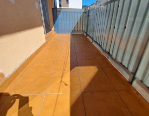 Apartament cu doua camere, Floresti