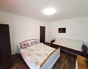 Apartament cu doua camere, Floresti