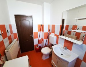 Apartament cu doua camere, Floresti