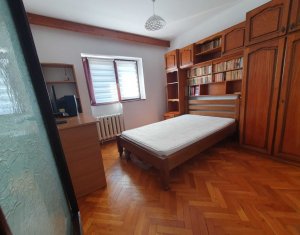 4 camere, Manastur, Ion Mester